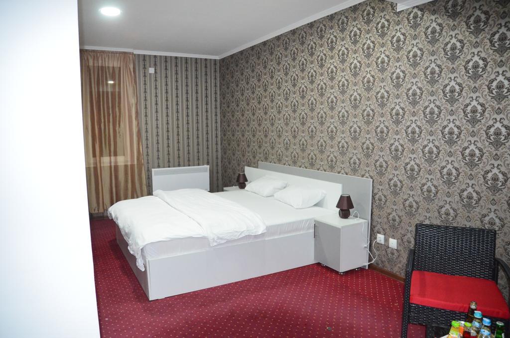 Dream Hotel Chisinau Luaran gambar