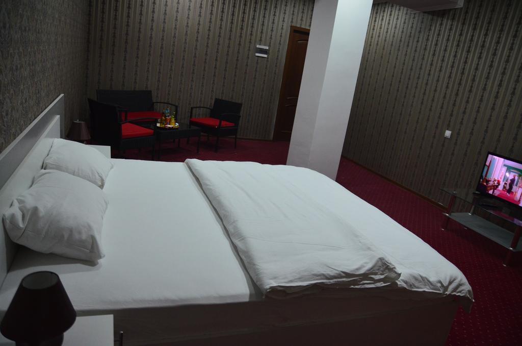 Dream Hotel Chisinau Luaran gambar
