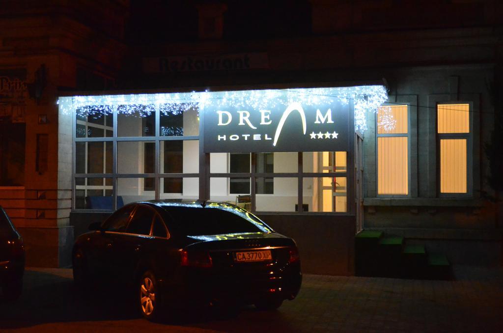 Dream Hotel Chisinau Luaran gambar