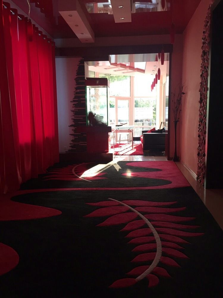 Dream Hotel Chisinau Luaran gambar