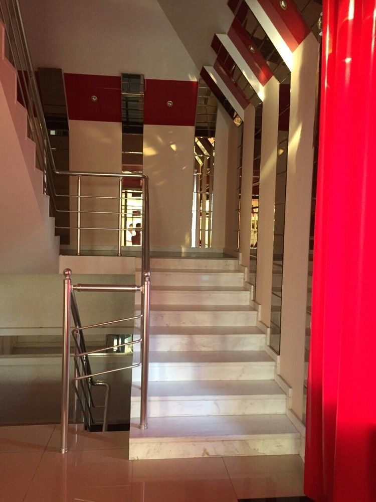Dream Hotel Chisinau Luaran gambar