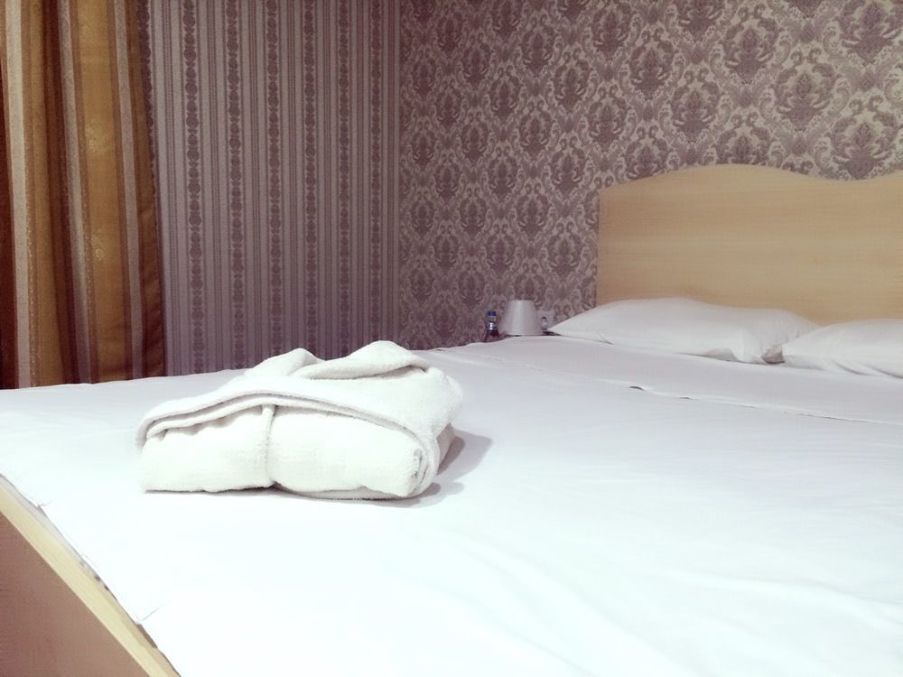 Dream Hotel Chisinau Luaran gambar