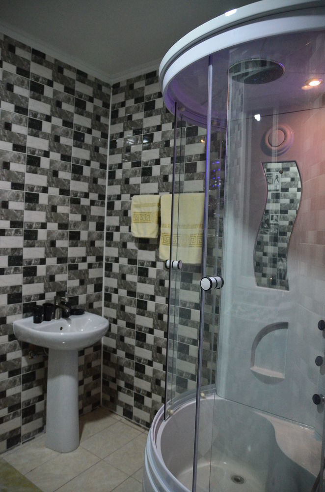 Dream Hotel Chisinau Luaran gambar